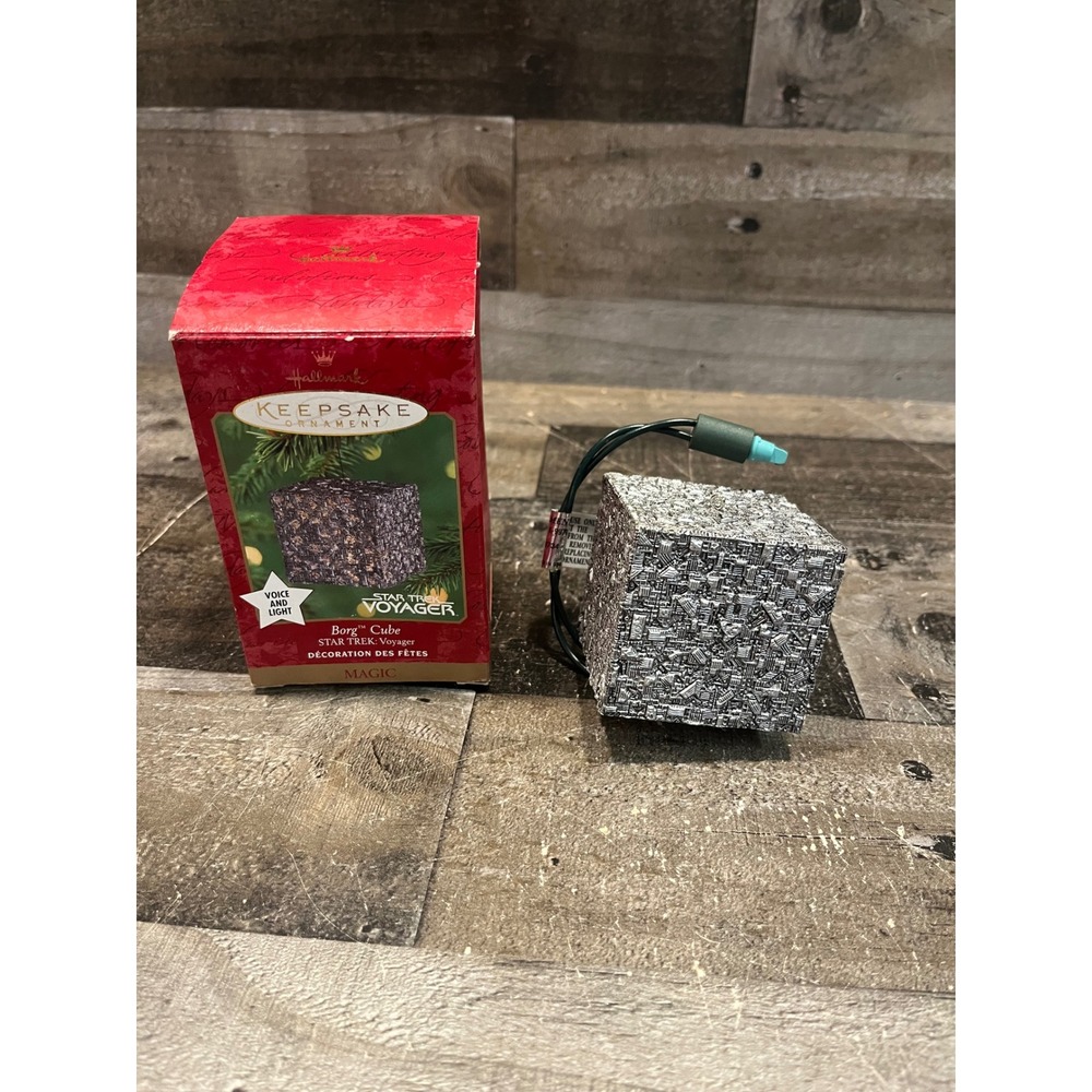 Hallmark Keepsake 2000 Star Trek Voyager Borg Cube Magic Ornament Light Voice